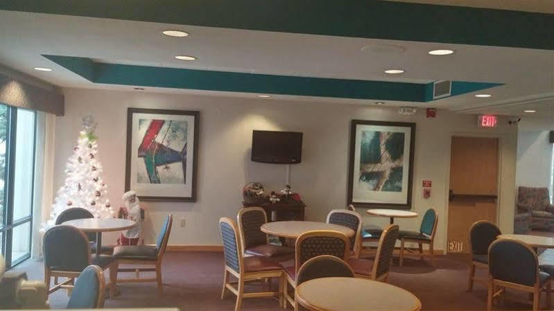 Hotel Country & By Radisson, La Crosse, Wi La Crosse